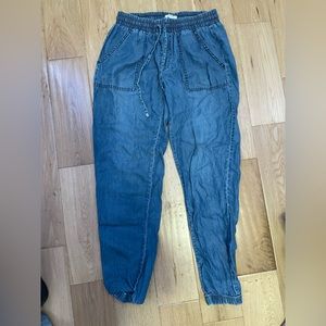 Light weight denim pants